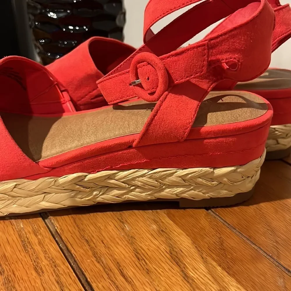 Lane Bryant Coral Women’s Espadrille Sandals size 9 W.